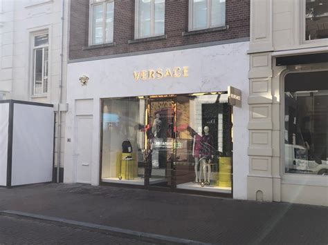 versace servies winkel amsterdam|Versace Amsterdam P.C. Hoofstraat .